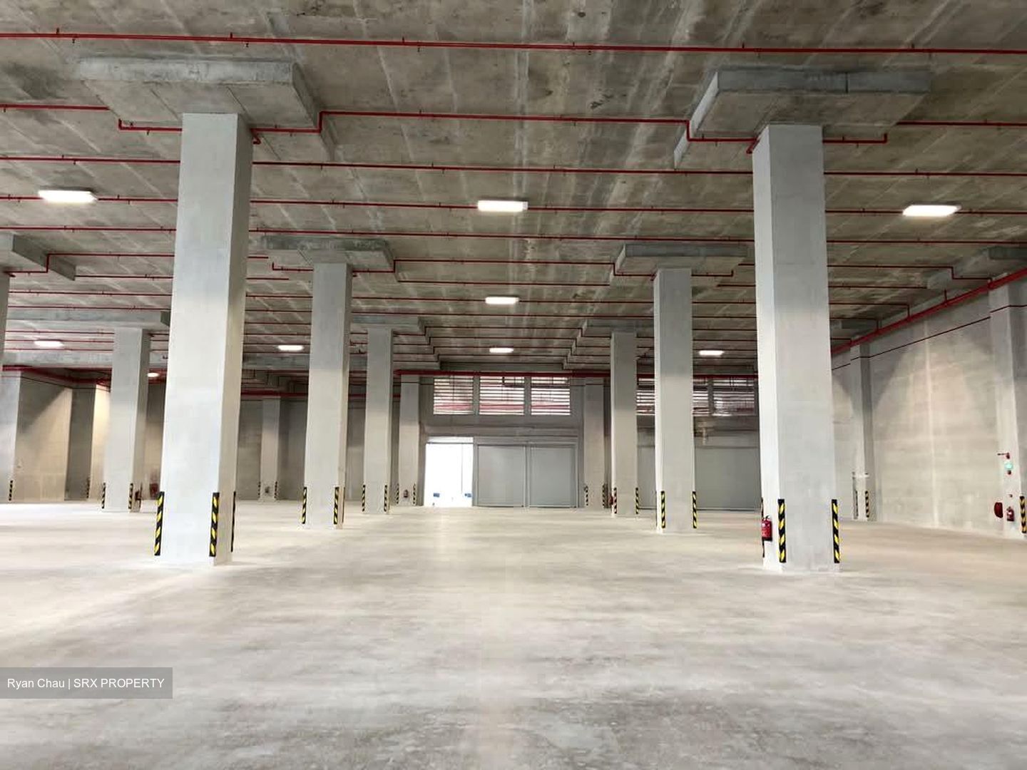Gul Circle (D22), Warehouse #565259671